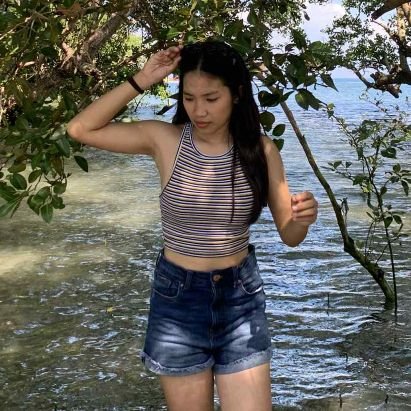 JadeannAbrogar's profile picture. Quite