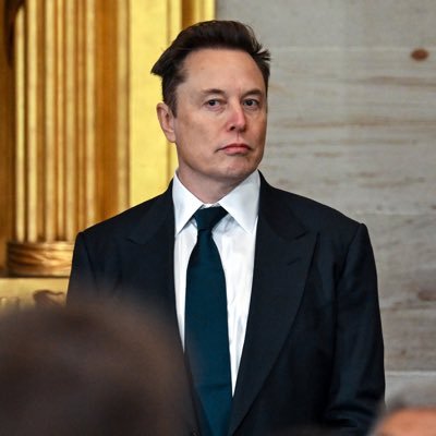 CEO SpaceX | 🚗 Tesla | 🚇 Boring Company | 🧠 Neuralink 🌍 Sustainable future 💡 Innovator ⚡️ Revolutionizing autos 💚 Philanthropist