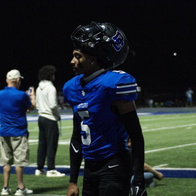 C/O 26’ | 🏈WR/CB|#5| 🏀Combo Guard| 🏃🏽♂️5’10 | 165lbs | NCAA ID# 2304867547| https://t.co/g16jR1MJIC |@CoachStandley|3 Sport Athlete|405-404-9571