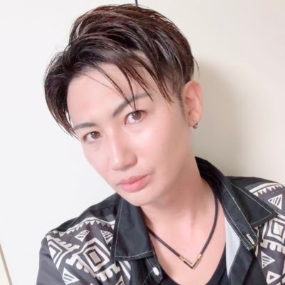 shota718ss's profile picture. 株式会社GFA所属 ダンス＆ボーカルユニット EMBLEM (エンブレム) 水色担当/俳優/シンガーソングライター/音楽とアニメとお蕎麦とお寿司が好き♫カンテレ×FODドラマ「地獄は善意で出来ている」出演中📺