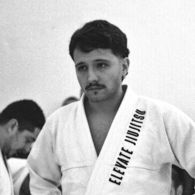mestrando em comunicação e literatura • especialista em relações internacionais e diplomacia • jiu-jitsu • futebol • social-democracia e @SCInternacional 🇦🇹