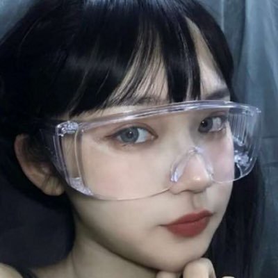 ZQnzMG30PSuC4ph's profile picture. The moon understands what it means to be human.