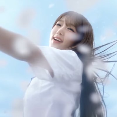 yenaville's profile picture. #최예나: stan loona or suffer