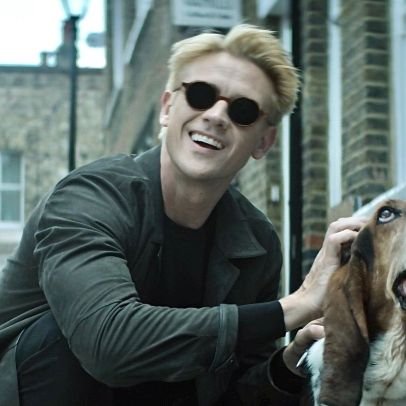 radavelid's profile picture. '' sconsiglio personale '' | a fucking He/them queer | The anarkiddie cryptid from the neighbourhood park |
dustofsouls on insta