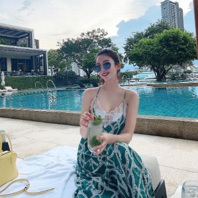 I’m a Taiwanese-American woman living in the U.S., and I love this country. I’m also passionate about travel and food