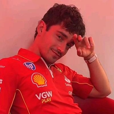 sharlaklair's profile picture. il predestinato ୨୧