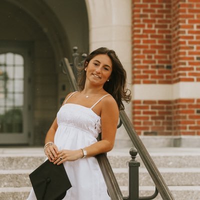 bella_delnegro's profile picture. Wachusett || pcfh’25