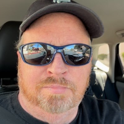 DaveB355636's profile picture. Uck Fwitter