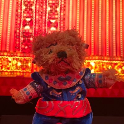 劇団四季大好き♡ 好きな作品は、オペラ座の怪人、アラジンアラジン🧞♂️ 憧れのキャスト・・・♡厂原時也さん♡瀧山久志さん♡谷原志音さん♡一和洋輔さん♡島村幸大さん♡瀧山さんがカテコの時、手を振ってくれたことが心に残っています