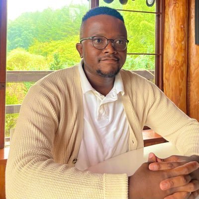 Born and raised e Soweto, Tarashishi. Philosophy student and teacher, founding member : Azanian Philosophical Society.