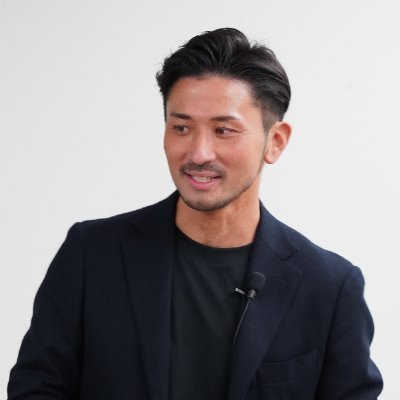 トップダウン経営の脱却をしたい経営者におすすめ(先回りして手を打つのが大事)/脱・税理士スガワラくんの会社をはじめ、さまざまな企業の顧問ファシリテーターとして重要会議に参画(ざっくり40社・年商1億〜5億円未満が約4割、6億〜10億円未満が約4割、11億円以上が約2割)/3社経営/YouTubeフォロワー1.5万人