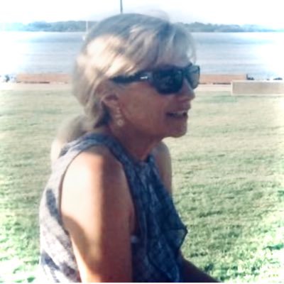 louloubelledmo's profile picture. 🇦🇺, retired, flower grower, upcycles clothing, flippin’ flats because I’m flippin’ mad, wants grandkids, Catholic