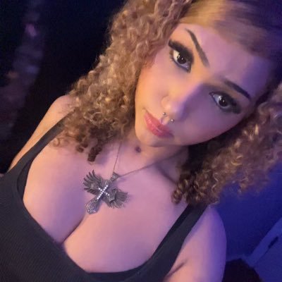 maevis229's profile picture. ur fave 𝒴𝑒𝓁𝓁𝑜𝓌𝒷𝑜𝓃𝑒𝒷𝒶𝓇𝒷𝒾𝑒💋~ YouTube~ Maaevewalkerr | tiktok~ yellowbonebarbi | Instagram ~ Maaevewalkerr