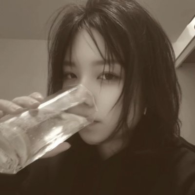 Web3是工作 玄学是生活
驱鬼若干,赚钱若干
我知名大师兄:@SpiritViewer
不知名酒鬼——背靠嘉陵江喝酒当喝汤
最近爱打瓦(美女找我打瓦