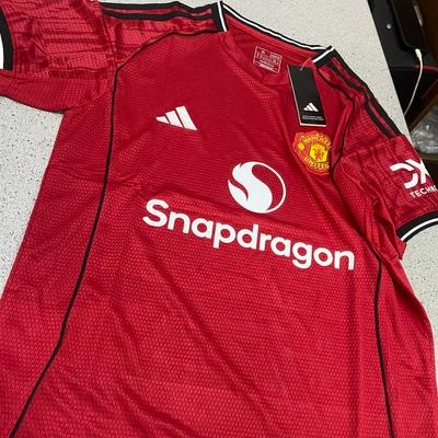 hardworking , father, businessman, hustler and peace loving man.lts 1 and only twitter Acc for me.Manchester Utd and Madrid Real fun
