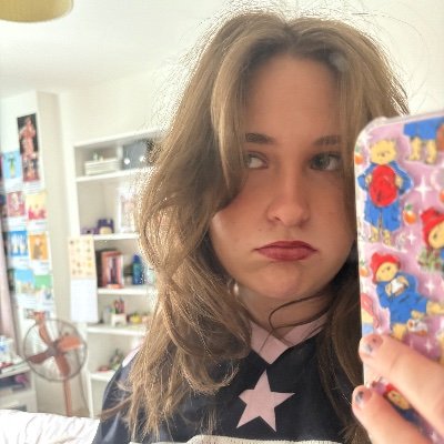 Daisy_Ellen7's profile picture. my big three: Harry styles, Renee Rapp and mambo no.5 ❄️👼 she/her