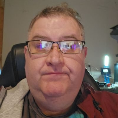 IT Tech Geek Nerd at heart Easy going kind understanding Youtube Facebooker X and Tech head Gamer I smoke 420 Vape I have a Gf and I am Taken so people know.