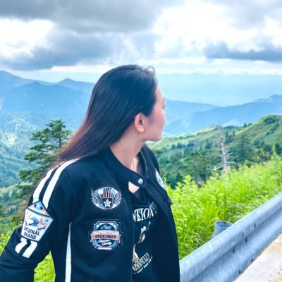 バイクを愛するフリーランス女子。デザイン、ブログ、SNS運用、動画編集で生計たててます。29歳。元住宅系営業。DragStar400▷CBR400R▷CBR600RR▷CL500←Now!ここ最近はHONDAに落ち着いてます。やっぱりいつかはHarley乗りたい!バイクだけじゃなく車も好き
