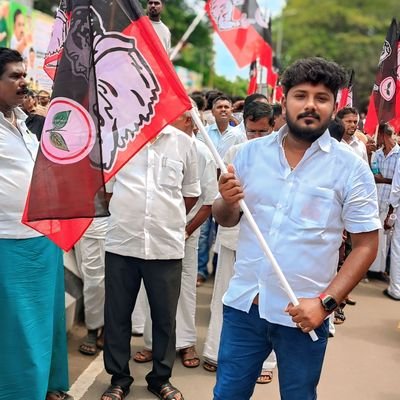 vinoth124389's profile picture. மாவட்டத் தலைவர்,
தகவல் தொழில்நுட்ப பிரிவு திருவண்ணாமலை வடக்கு மாவட்டம்⚫⚪🔴