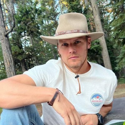 Sam Heughan odd job.
Odds work and appreciation account.