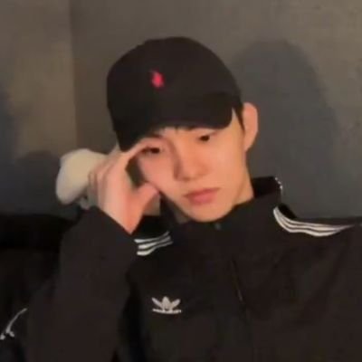 malbaruu's profile picture. hibernating - 인사 금지 🚫
.
쥬큐-태진 제발 그만해애애애