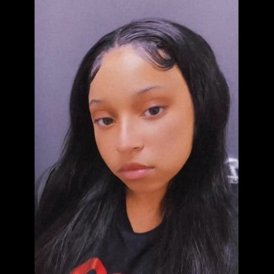 stuckupassdee's profile picture. IG SimonaD03💙 #LONGLIVECHELLE💔 #LONGLIVEGRANDMA  ForeverGuapo😪🕊️