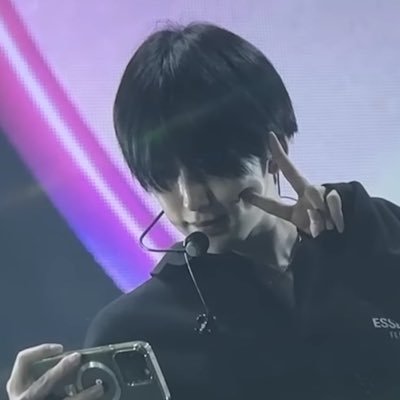 milwsis_'s profile picture. carat | luné | aoring | evol | atiny