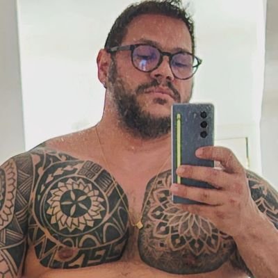 Seja gentil
▪casado e poliamoroso
🏳️🌈1981 🎮gaymer
🇧🇷➡️🇪🇦📍Salamanca
PSN: robertojabreu2
Aquele que ama sungas 🩲
#sunga #speedo #spandex #gay #bulge