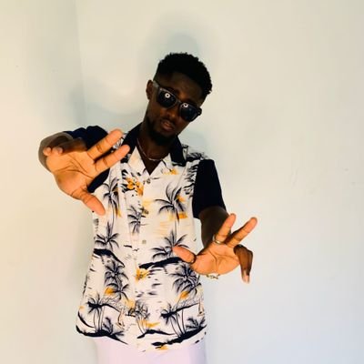 Welcome To My Official Twitter Handle @dasilvasarkcess
God❤️
Sarkodie👑
Real Madrid❤️
C.E.O Nana K Fashions Palace 👕👖👗👚✂