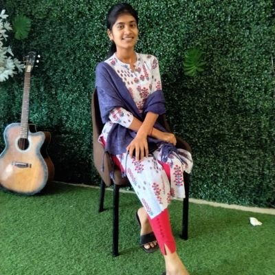 literature student ✍️, follower of Saint Rampal ji🙏, believe in God 💫