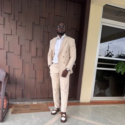 Luxury finishing & security systems👷🏾||@PalaceGhana || @FirstEyeSZ|| I love highlife music & shoes 👞 || Agro 🌱 || Gym rat & healthy lifestyle || Beach 🏖️