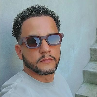 lui97932's profile picture. viver e não ter a vergonha de ser feliz