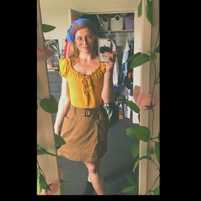 hailyonnais's profile picture. I do not like this place since elen took the birds away