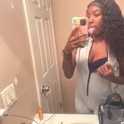 19⭐️ Content creator👅chime and Apple Pay only😌🏆💃🏽🫲🏽 pay2play. hsv2+🩷 backup @mzoshun