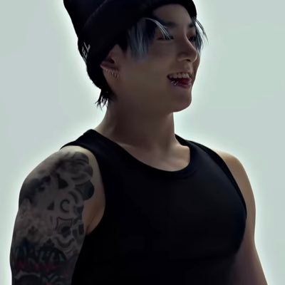 longlivevi24824's profile picture. ♡︎BTS Army♡︎Fake Love&Bts paved the way  .💜