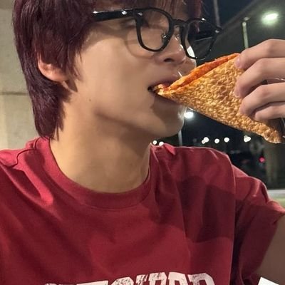 This acc is about haechan and friends, and just hoping that he will grow brighter, bigger, and happier .ೃ࿐