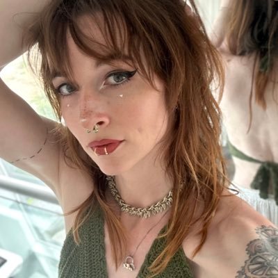 Avid E Taker 🏳️⚧️ • MDNI 🔞 • She/Her • 🌟 Twitch Streamer with a Free OF ⬇️