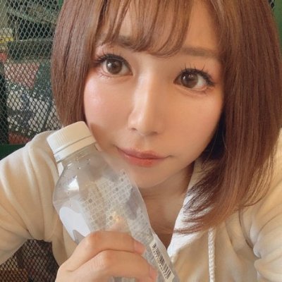 漫画描いてます✒︎ / グラビア写真は趣味 / 自撮り多め垢です☺︎ / 気に入った子をモデルにする癖あり笑