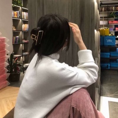 j9hRyBQz6qucq's profile picture. 