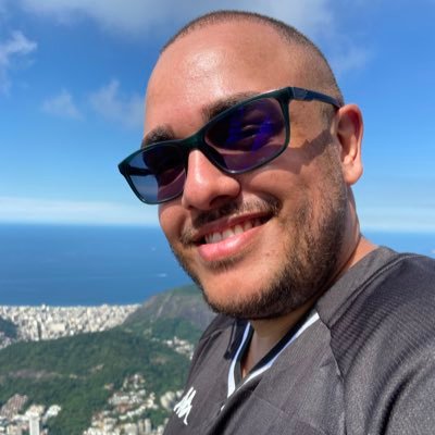 Gerente de mídias sociais, criador de conteúdo, estudante de Direito, concurseiro e vascaíno.