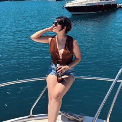 gizemaakgun's profile picture. memento mori•memento vivere ➰