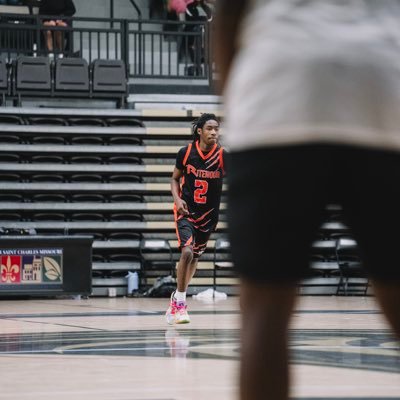 | SG,PG 6’0| C’O 2026 | 3.7 GPA| @OrangeIllinois @ritenourhighschool