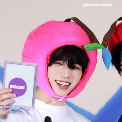 BTS+TXT
EX ISYTT, besties: @morsecode304,@ITBOYS5 matching with: @tyunnieboba
artist,bamtori,fan account
