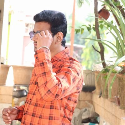 Nature lover,
न जाने क्या बात है पहाड़ों में, दिल जिगर जान सब मोह लेते हैं। कुछ इस तरह मैं पहाड़ों का हुआ, कि हर लम्हे ने दिल को छुआ |