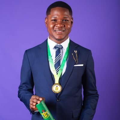 young boy pulling some strings for himself. Blogger👉 https://t.co/iQBTW8hSUn @ichrisgh on FB, IG, TikTok & Threads.