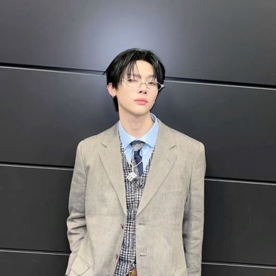 ଘ usa based | 02’ luné ✧ ଘ instagram : @qianyan._ masterlist / carrd ↓ ✧