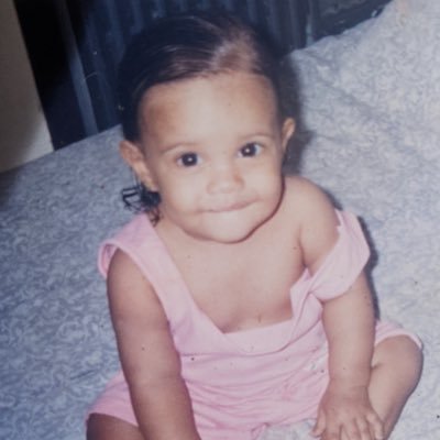 forgot that inside that icon there's still a young girl from belo horizonte