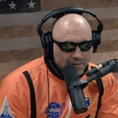 Just a guy who loves space, the constitution, and hates disinformation lol 🛸🔭🗽 -citizen for disclosure, -dd214 club member, -new paradigm thinker 🤔👽🇵🇷