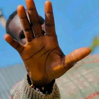 call you crazy 🤪, but I loves to seeing 👀 people laughing 😃 and succeeding