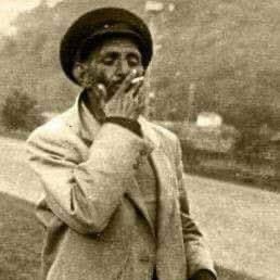 Sadece yazıyorum çiziyorum takılıyorum